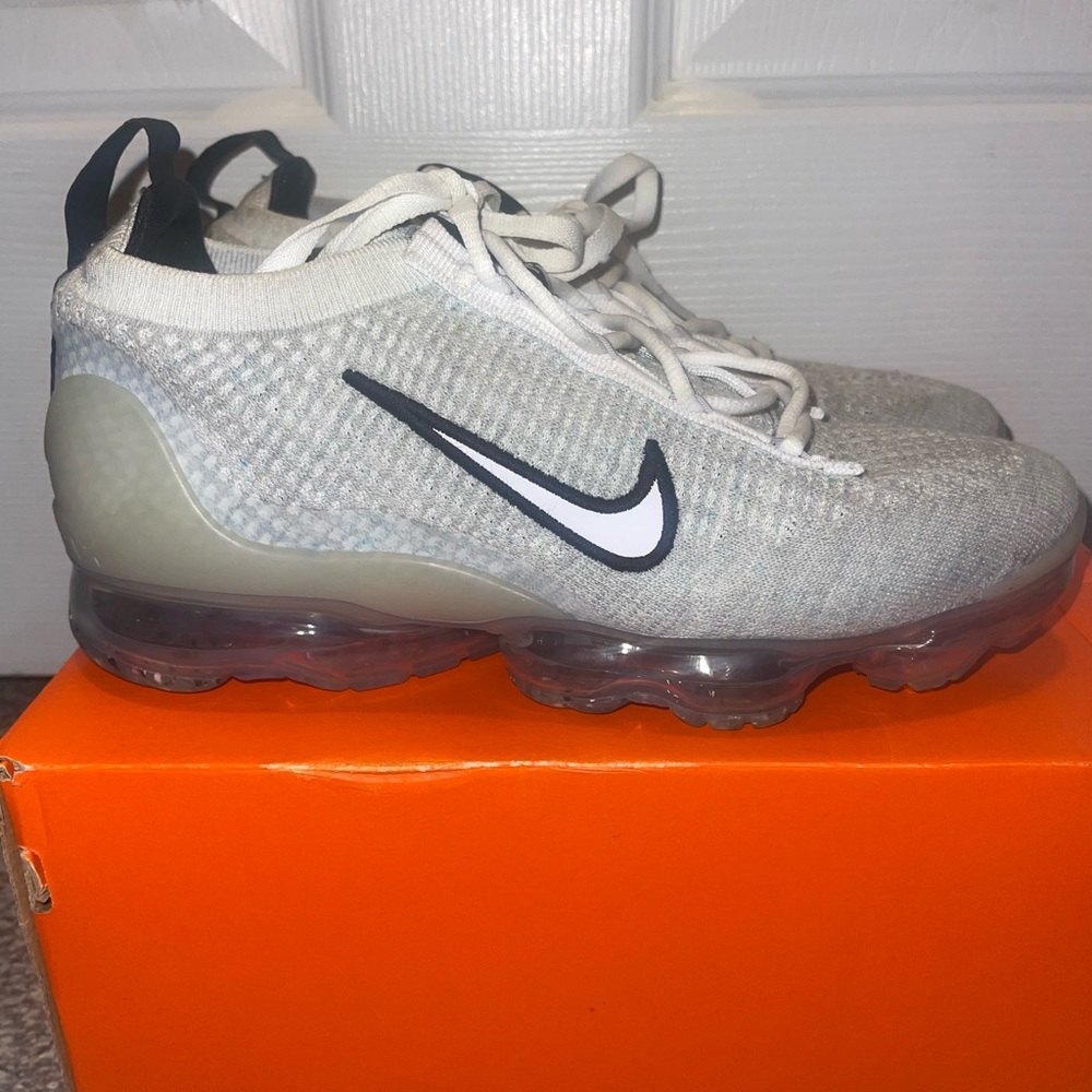 Nike Air Vapormax 2021, Silver, Size 7Y / Women Size 9